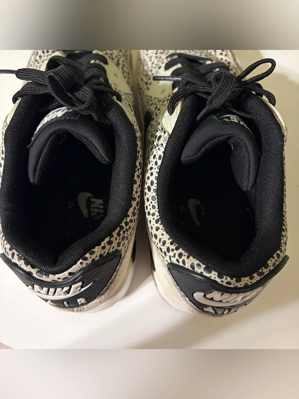 Nike Women’s Air Max Safari Dot Print Sneakers in Black and Cream Size 9.5